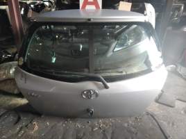 Дверь пятая   TOYOTA VITZ SCP90  (Тойота Витц ) серый