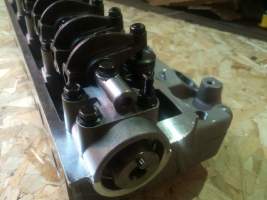 Головка блока цилиндров на Mitsubishi Delica P15W 4D56