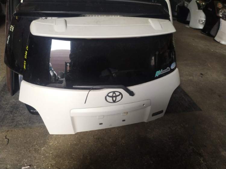 Дверь пятая TOYOTA IST NCP65 (Тойота Ист)