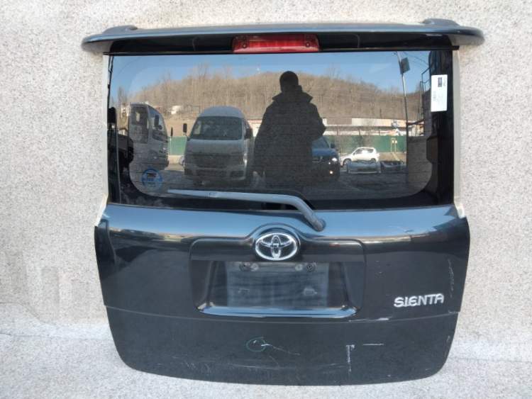 Дверь пятая на TOYOTA SIENTA NCP81 ЧЕРНЫЙ